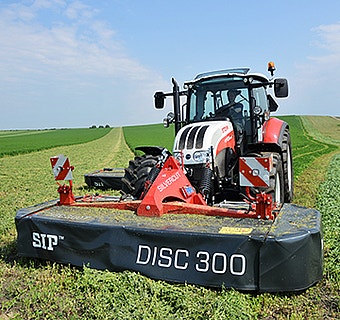 Bild eines SIP Mährwerks an einem Steyr Traktor