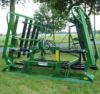 Bild einer grünen Wiesenstriegel auf einer Wiese