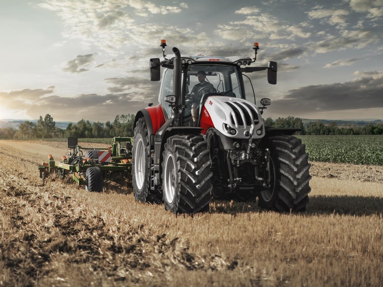 Steyr Terrus 340 CVT Feldarbeit