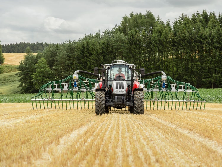 Steyr Multi 4120 Feldarbeit, Gülle ausbringen